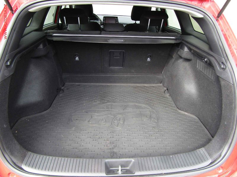 Hyundai i30 (2021) 1.0 T-GDi, 1.maj,ČR, AT - fotka 7 z 21
