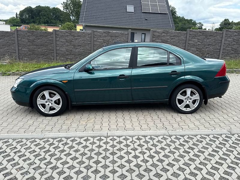 Ford Mondeo (2002) - fotka 32 z 33