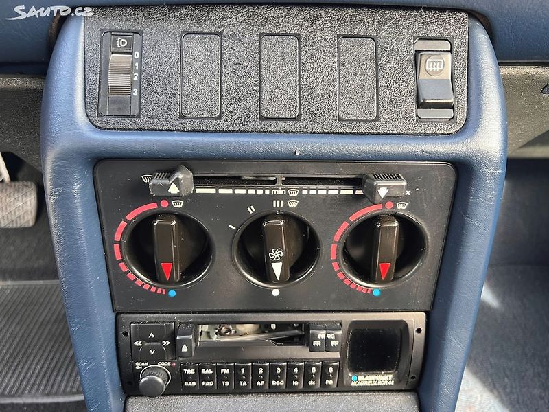Mercedes-Benz 123 230E - fotka 15 z 23