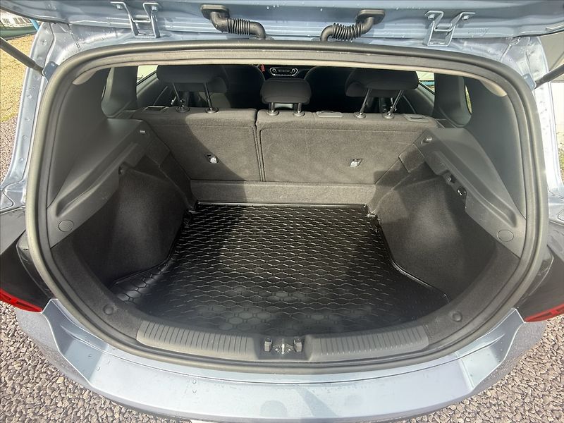 Hyundai i30 1,5 CVVT 71kW Family - fotka 21 z 24