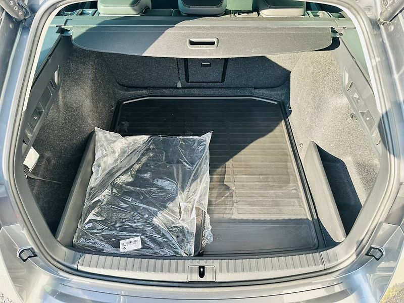 Škoda Octavia Combi Top Selection 2,0 TDI/11 - fotka 26 z 35