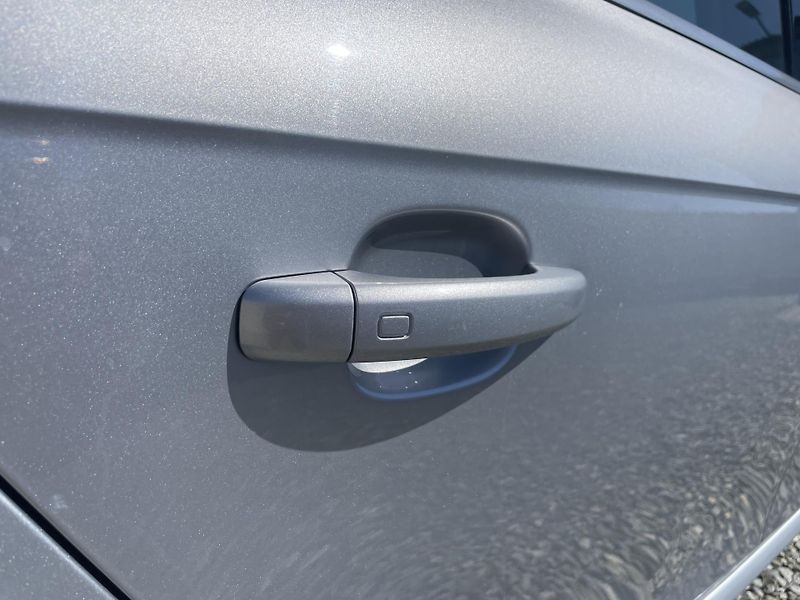 Audi A4 Avant 2.0TDi 120PS S-LINE AVANT TOP! - fotka 47 z 179