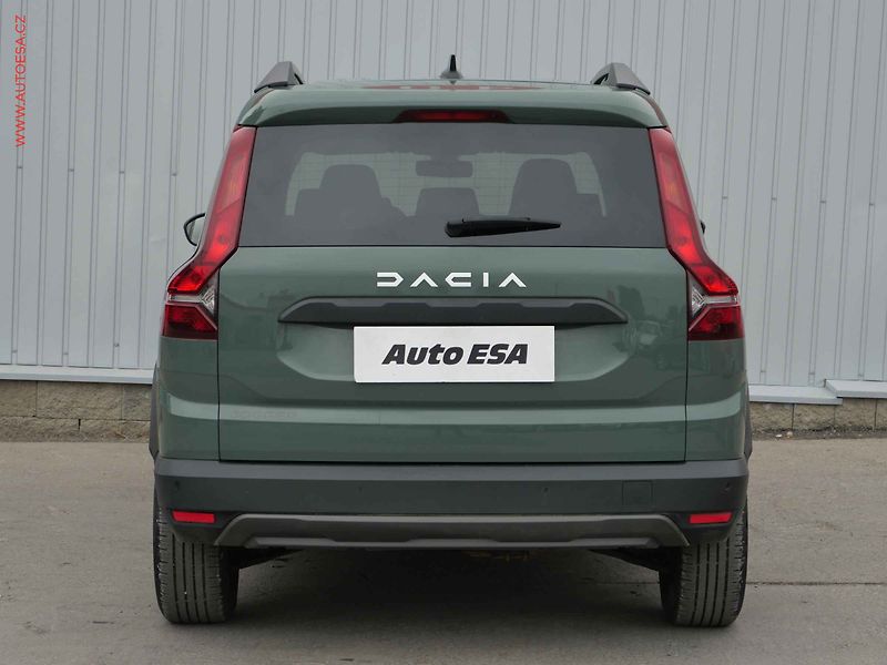 Dacia Jogger (2023) 1.0 Tce 7míst, 1.maj,ČR, LED - fotka 5 z 23
