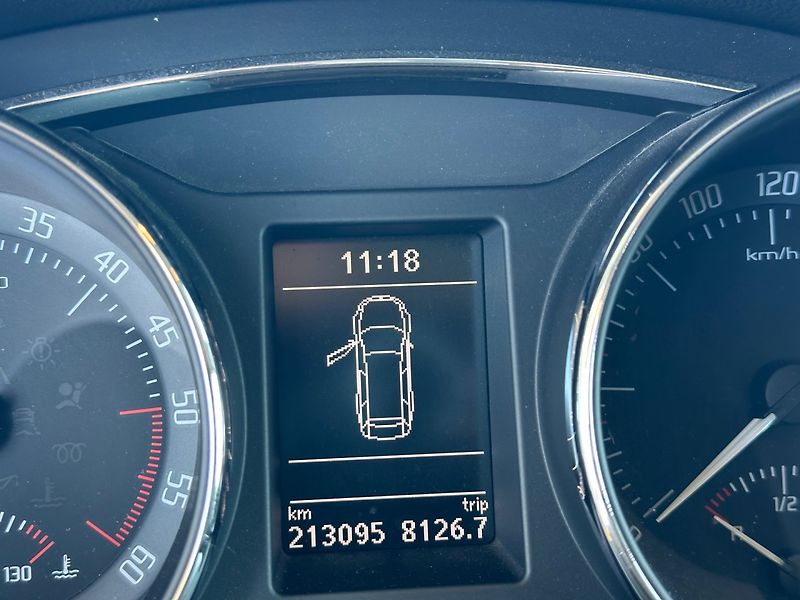 Škoda Superb (2015) 2.0TDi NAVI, GARANCE KM - fotka 8 z 12