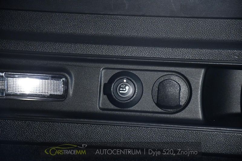 Alfa Romeo Stelvio 2.2D 16V 154kW Veloce AT8-Q4 - fotka 44 z 51