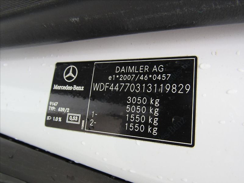 Mercedes-Benz Vito 2,1 d 114CDi 100KW 8 míst - fotka 27 z 28