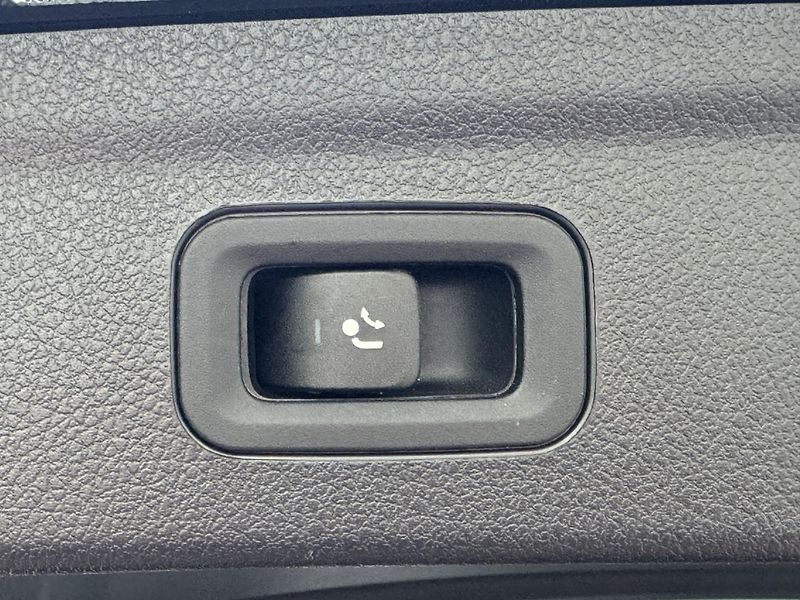 Mercedes-Benz GLE (2023) 400d, ČR, DPH - fotka 16 z 17