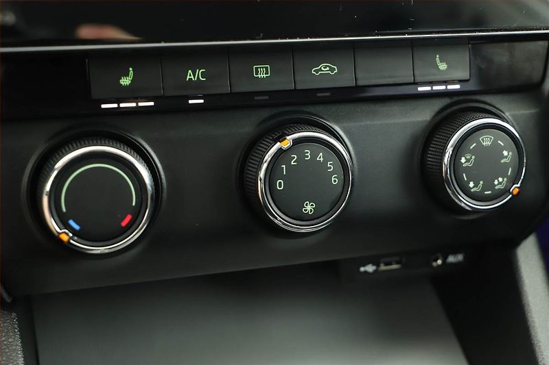 Škoda Octavia (2014) 1.6 TDI, Automat, Navi - fotka 10 z 15