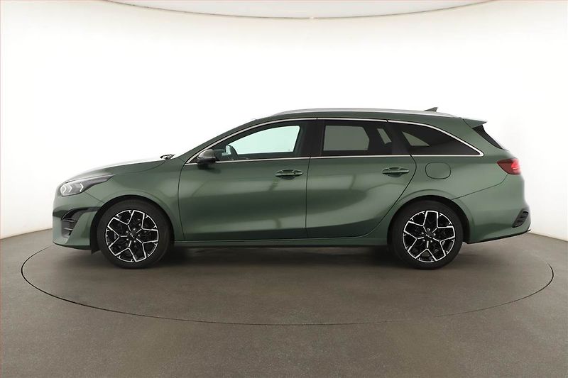 Kia Ceed (2025) 1.5 T-GDI, GT LINE, Automat - fotka 3 z 18