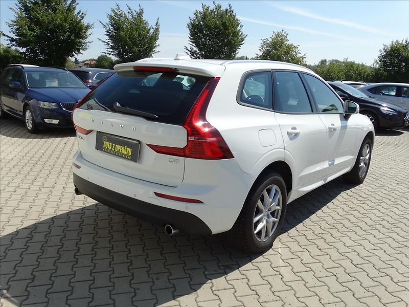 Volvo XC60 2,0 D3 Momentum MAN ČR - fotka 8 z 22