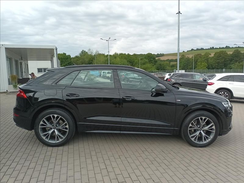 Audi Q8 3,0 TDI,210KW,S-line,1MAJ,LED, - fotka 4 z 37