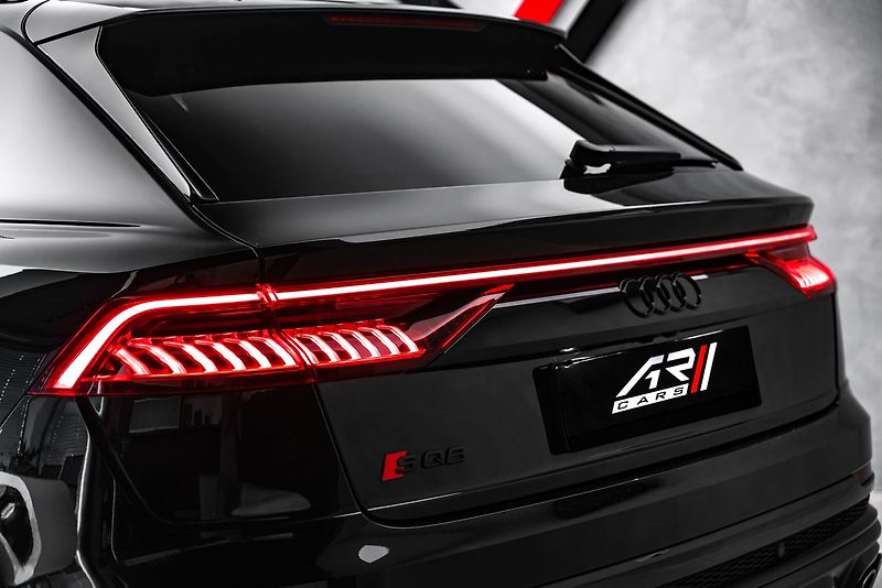 Audi SQ8 competition+, karbon, panorama - fotka 10 z 34