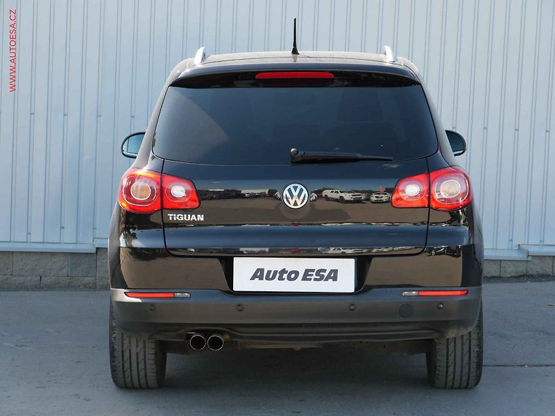 Volkswagen Tiguan (2010) 2.0TDi, Panor, výhř.sed. - fotka 5 z 19