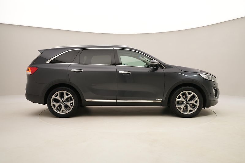 Kia Sorento 2.2 CRDi 147kW AWD AUT 7míst - fotka 13 z 56