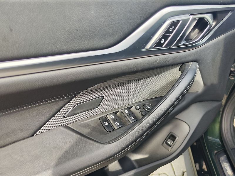 BMW Řada 4 420d xDrive/140kW M Paket AT - fotka 36 z 37