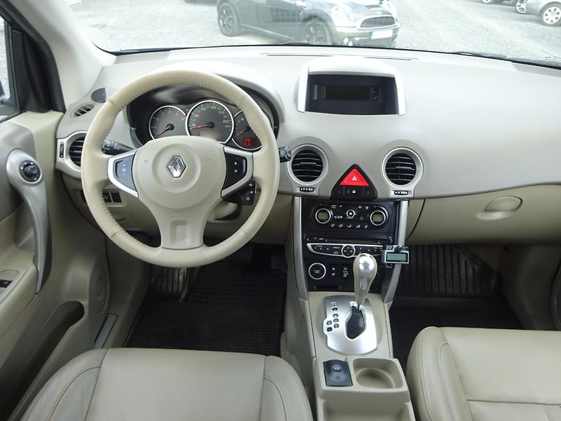 Renault Koleos 2.0dCi 110kW AUTOMAT 4x4 ČR - fotka 11 z 32