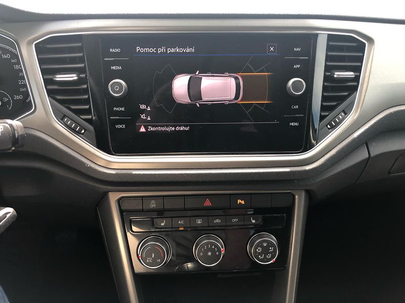 Volkswagen T-Roc 2.0 TDi STYLE - fotka 20 z 30