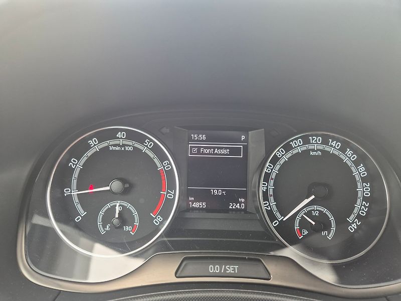 Škoda Fabia Combi 1.0 TSI DSG 70kW Ambitio - fotka 17 z 24