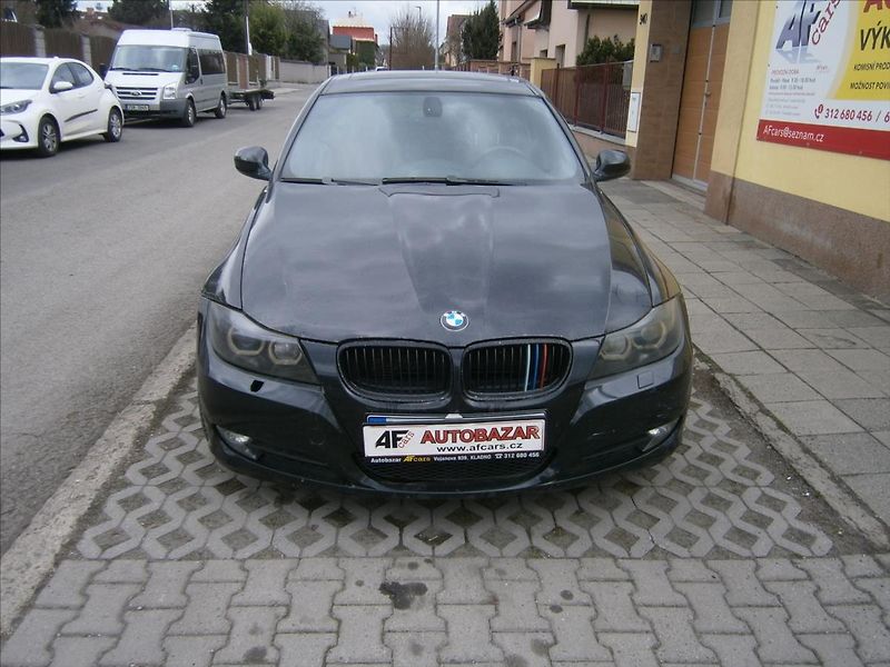 BMW Řada 3 3,0 D  330D XDRIVE - fotka 2 z 12
