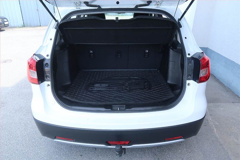 Suzuki SX4 S-Cross (2017) 1.4 BoosterJet, 4X4, Automat - fotka 14 z 24
