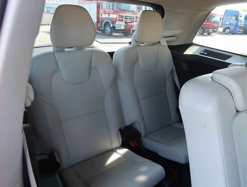 Volvo XC90 (2021) B5 AWD - fotka 25 z 28