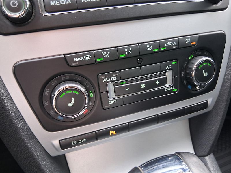 Škoda Octavia SCOUT 2.0 TDI 4x4 103 kW - fotka 13 z 20