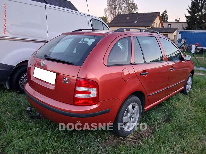 Škoda Fabia (2006) 1.2 12V, 1.maj,ČR - fotka 2 z 3