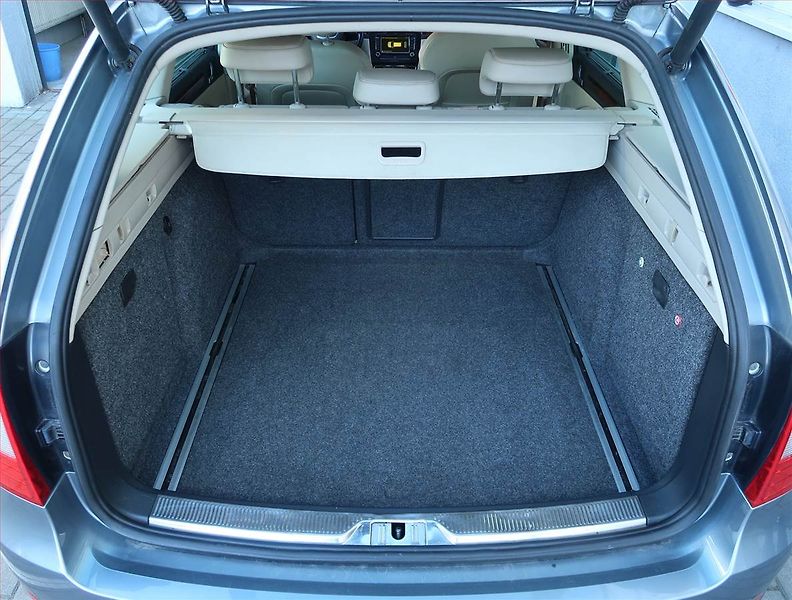 Škoda Superb (2009) Elegance 2.0 TDI, 4X4 - fotka 14 z 20