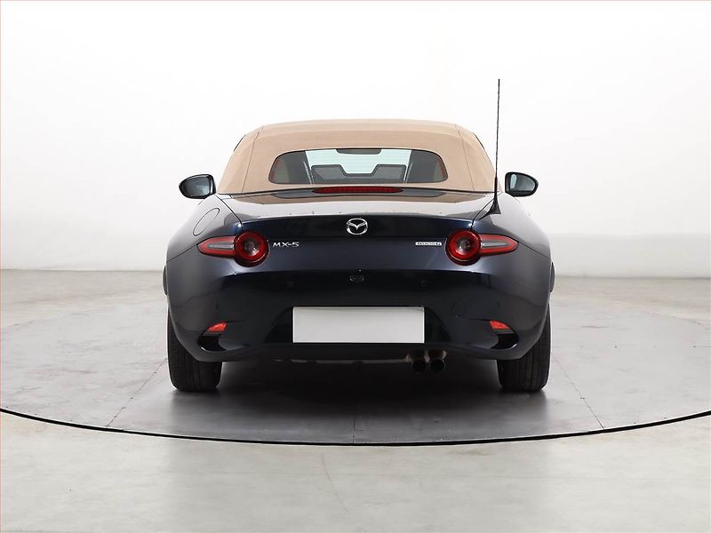Mazda MX-5 (2024) 1.5 Skyactiv G - fotka 25 z 28
