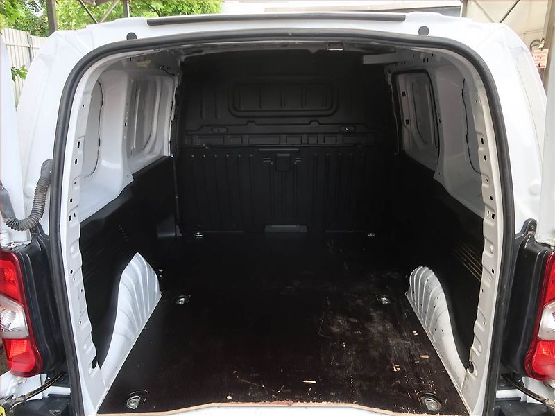 Opel Combo (2023) 1.5 CDTI, ČR, 1Maj, DPH - fotka 11 z 13