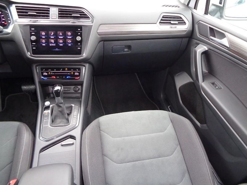 Volkswagen Tiguan 2.0 TDI DSG Elegance  110 kW - fotka 19 z 30