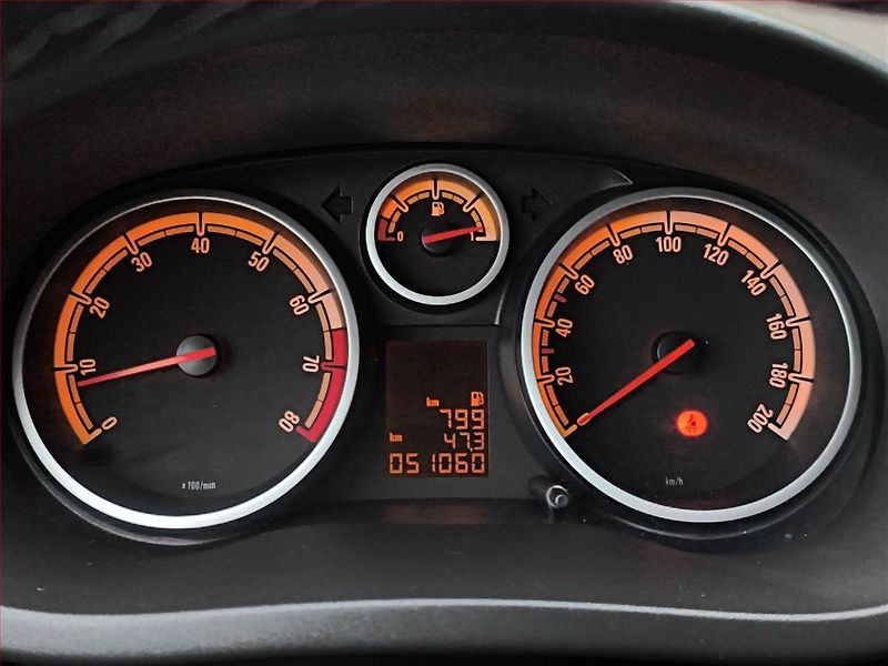 Opel Corsa (2011) 1.2, Serv.kniha, Tempomat - fotka 10 z 12