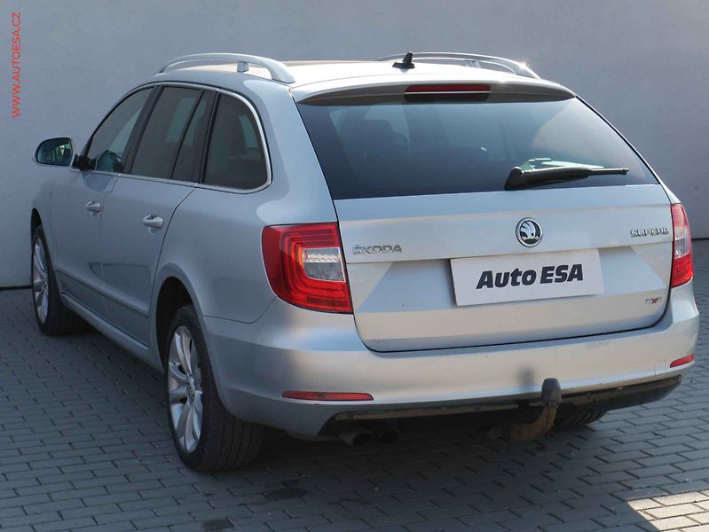 Škoda Superb (2014) 2.0TDi 4x4, ČR, Panor, kůže - fotka 6 z 25