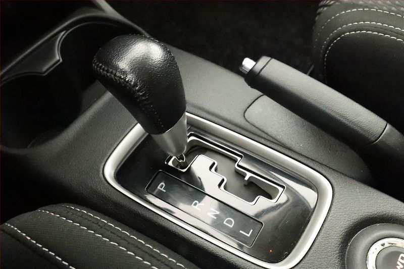 Mitsubishi Outlander (2016) 2.2 DI-D, 4X4, Automat - fotka 11 z 18
