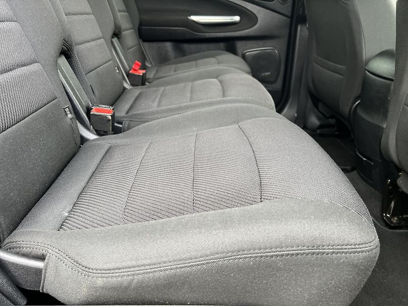 Ford S-MAX 2.0TDCi 7MÍST TAŽNÉ KLIMA ALU - fotka 33 z 46