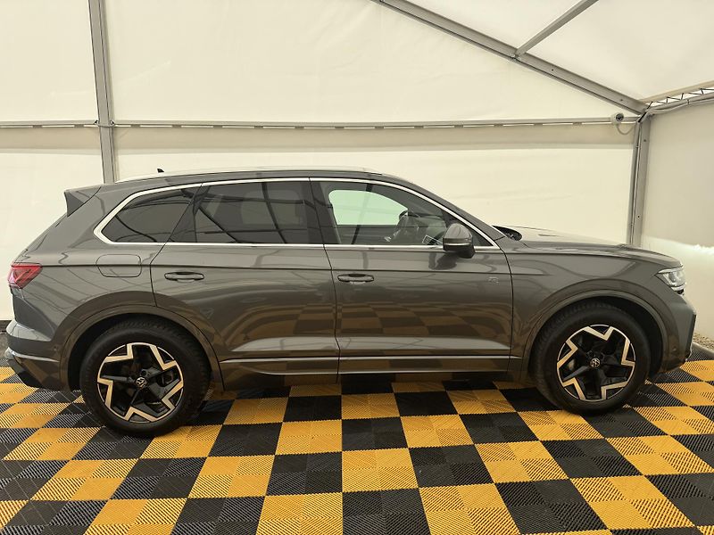 Volkswagen Touareg 3.0Tdi*1-MAJ*DPH*R-LINE*HUD* - fotka 7 z 47