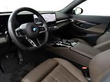 BMW Řada 5 540d xDrive Touring - náhled 11
