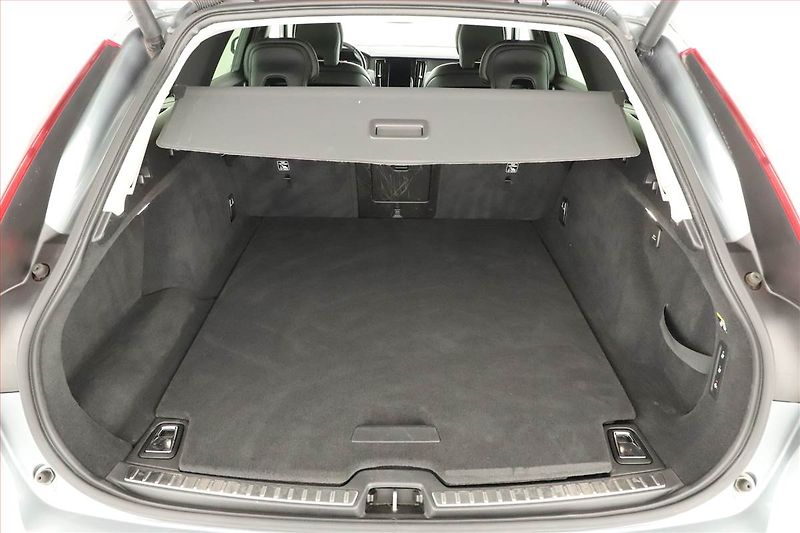 Volvo V90 (2019) T4 - fotka 19 z 20