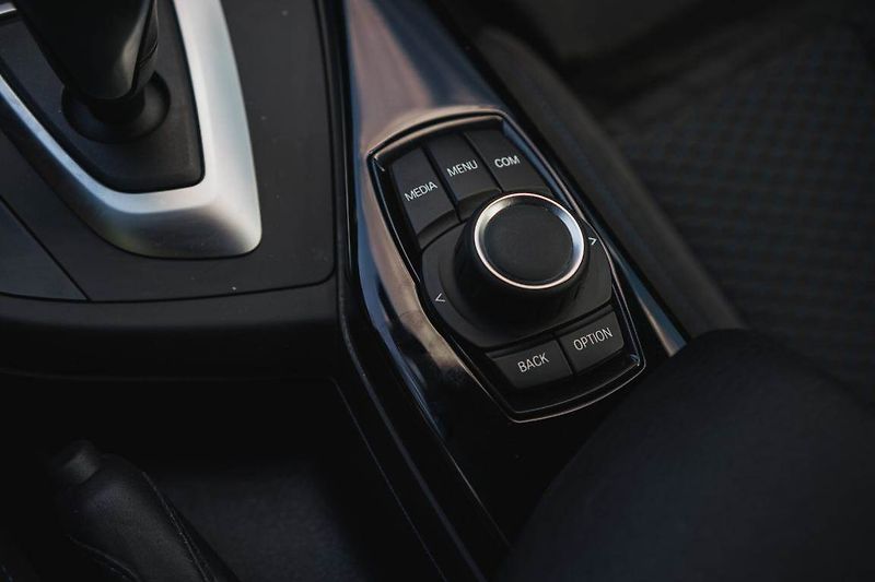 BMW Řada 2 (2019) M240i xDrive - fotka 31 z 36