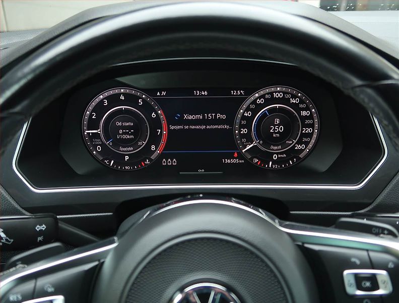 Volkswagen Tiguan (2018) R-Line 2.0 TSI - fotka 11 z 17