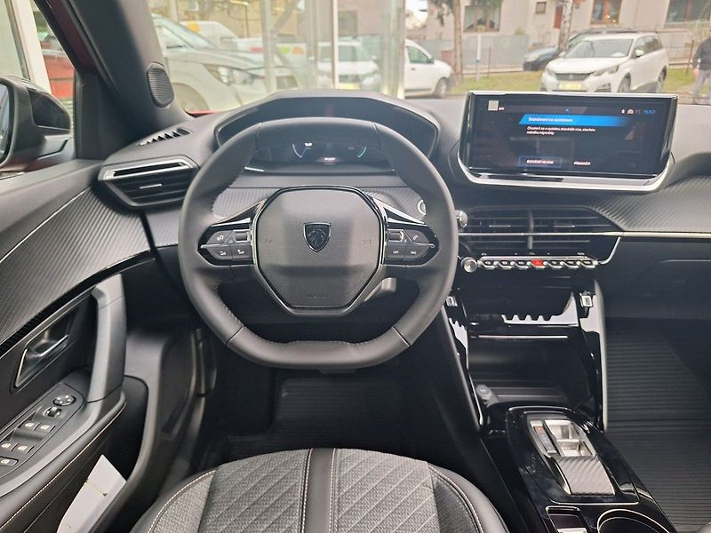 Peugeot 2008 (2026) e-ALLURE 115 kW / 156 k (Bater - fotka 12 z 23