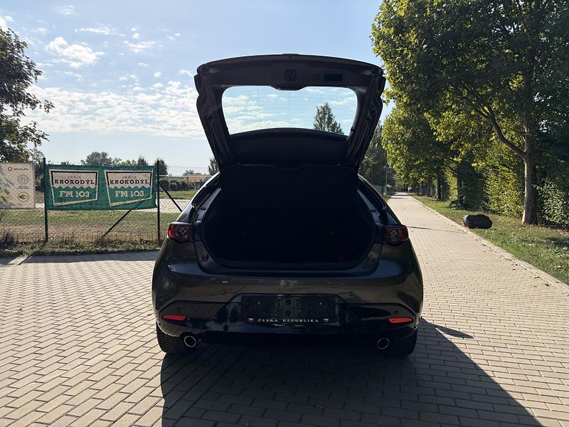 Mazda 3 2.0 Skyactiv-G Mild-Hybrid  - fotka 22 z 30