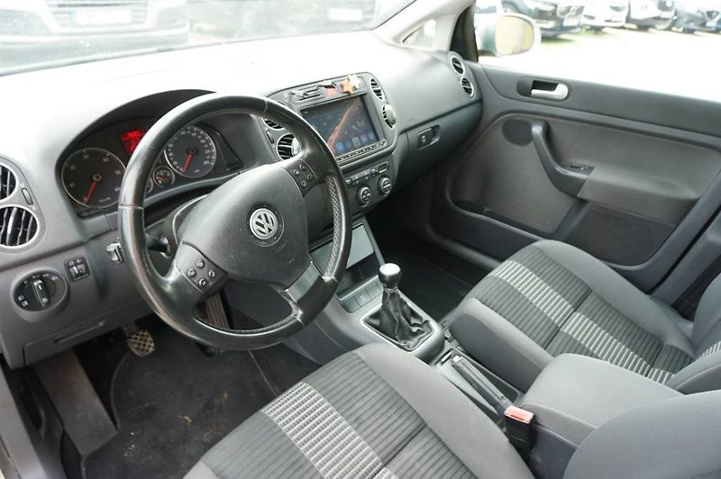 Volkswagen Golf Plus (2008) 1,9 - fotka 19 z 24