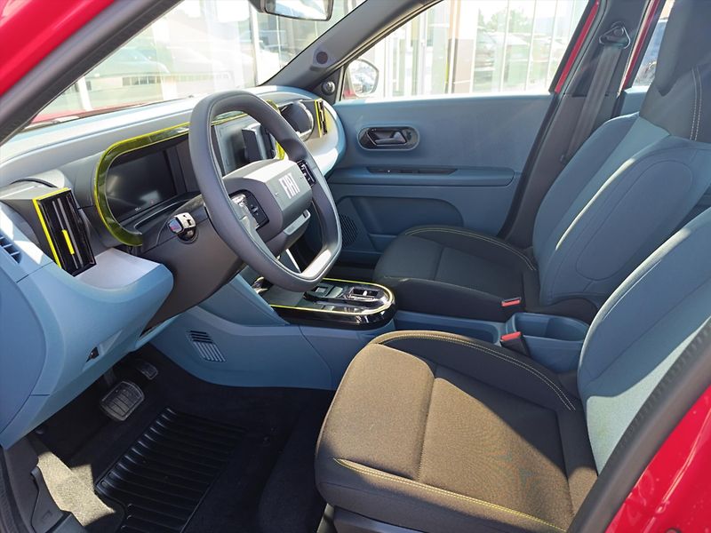 Fiat Grande Panda (2025) 1,2   Turbo Hybrid 110k eDCT - fotka 8 z 15
