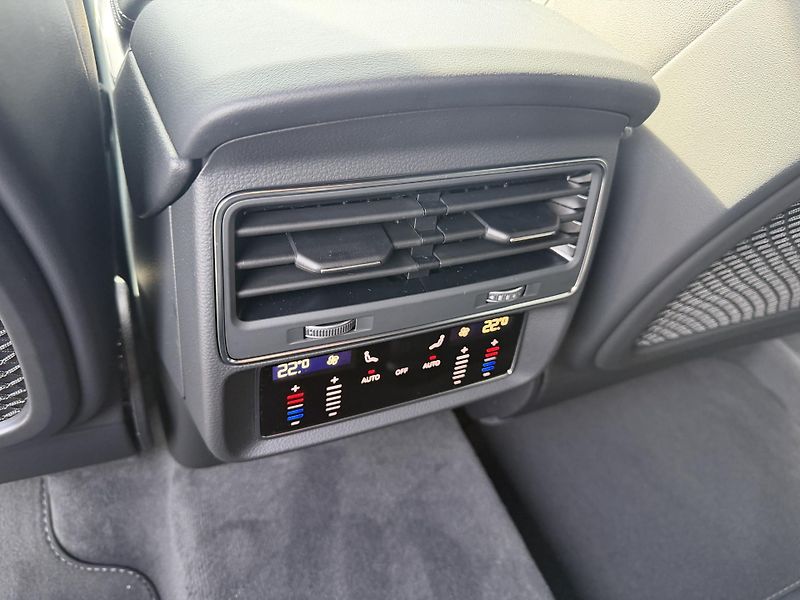 Audi Q7 (2026) 50TDI 210kW S-LINE GRAVITY ASS - fotka 24 z 44