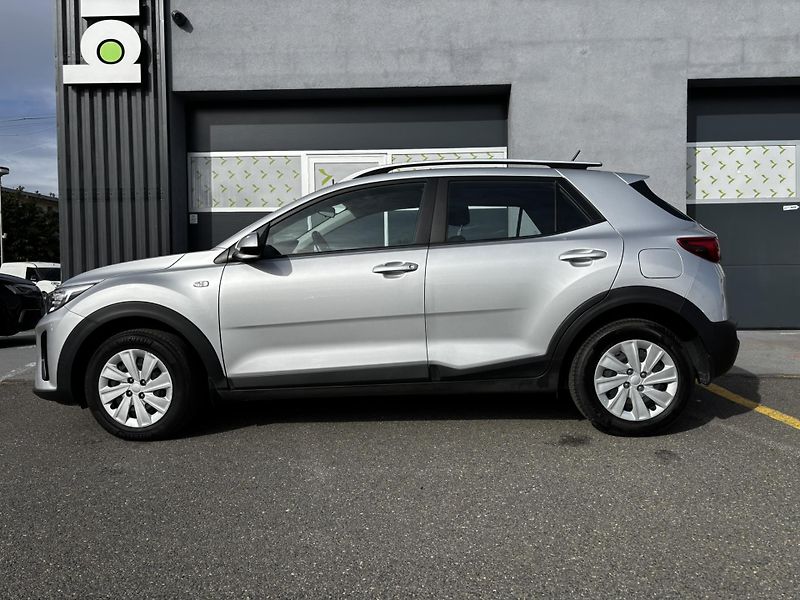 Kia Stonic (2023) Comfort 1.2 DPI (62 kW) - fotka 2 z 11