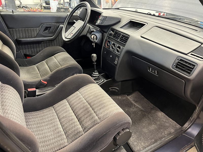 Citroën BX 1.9 GTI 118 kW - fotka 14 z 15