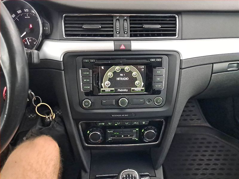 Škoda Superb (2014) Greenline 1.6 TDI, Navi - fotka 12 z 17