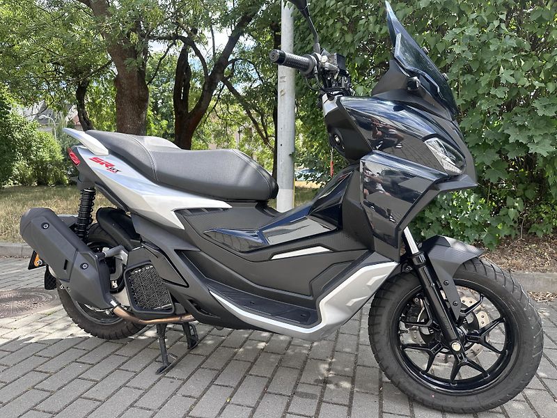Aprilia SR GT 200 (2023) Prodám skútr Aprilia SR GT 200 - fotografie inzerátu