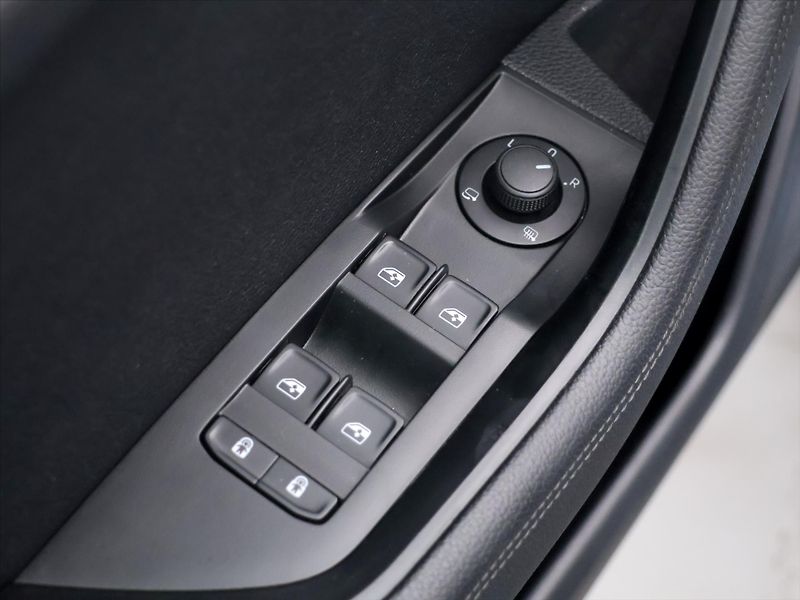 Škoda Superb 2,0 TDI 110kW Style DSG LED CZ - fotka 15 z 38